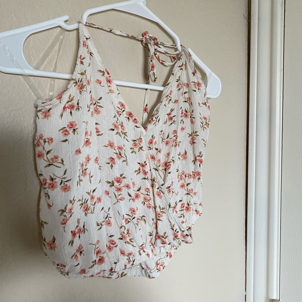 Cropped tie flower top American eagle